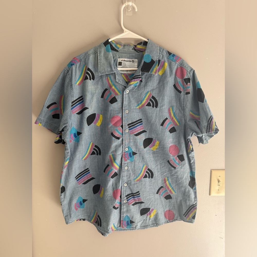 Take Pride Short Sleeve Button Up Chambray Shirt SZ L LGBTQ  Flags Collared